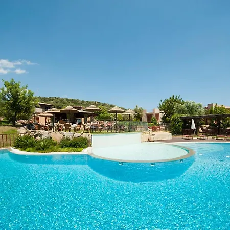 Appartement In With Swimming Pool