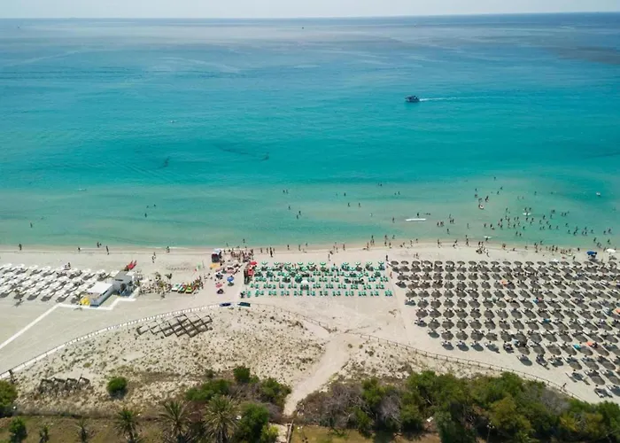 In With Pool Вилласимиус